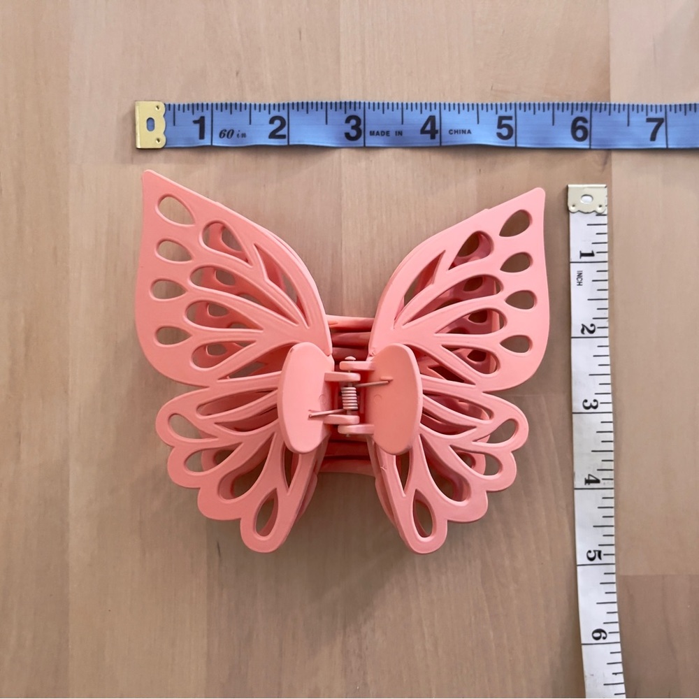 NEW Large Coral Pink Butterfly Claw Clip - Picture 5 of 5